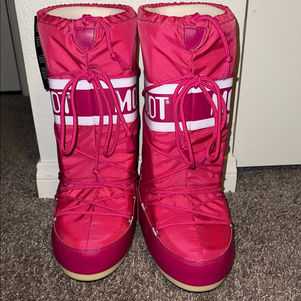 Moon Boot Women's Vibrant Pink Winter Boots
